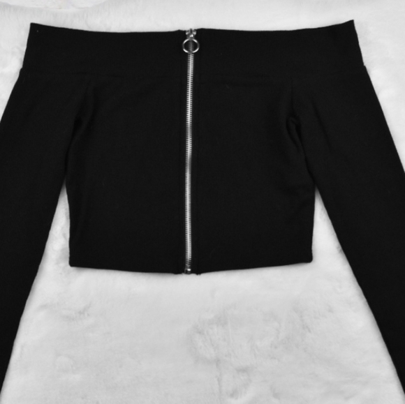 Forever 21 Off-the-Shoulder Front Zipper Crop Top - Picture 4 of 6